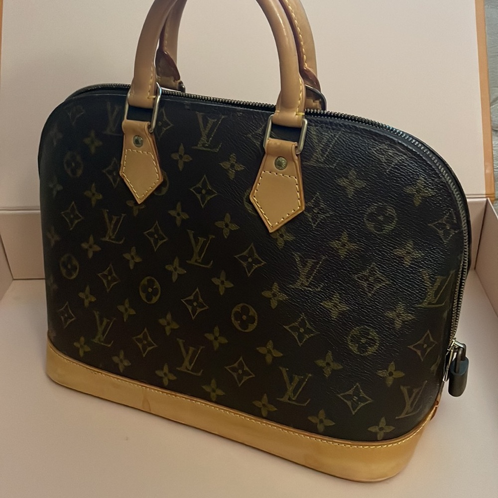 Sold❌Authentic Louis Vuitton Alma Monogram PM Size💖 - Picture 7 of 17